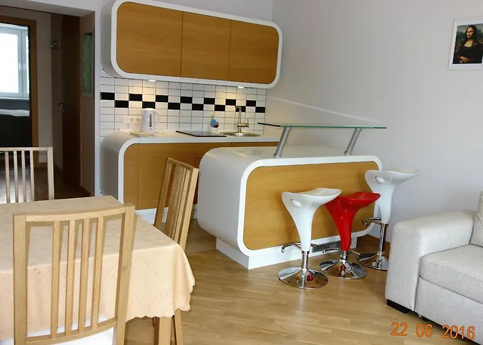 Old Town River View With Balcony Appartamento